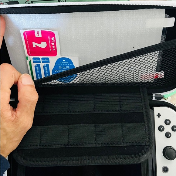 Sold Nintendo Switch OLED Model HEG - 001 Handheld Console - 64GB-White - Picture 4 of 7